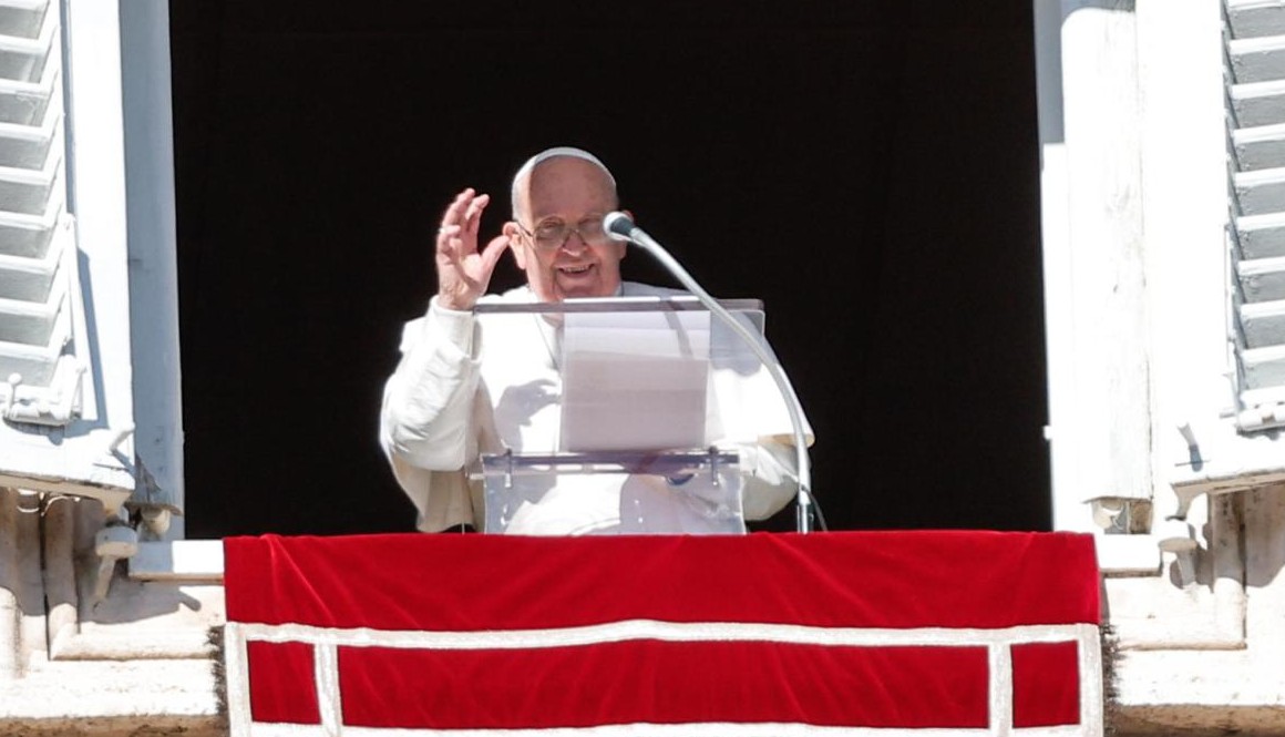 El papa Francisco, tras finalizar el rezo del ángelus en la Plaza de San Pedro.
