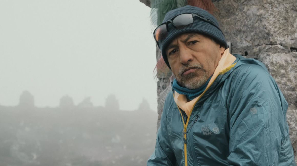 Iván Vallejo en una de las escenas del documental 'Entre la niebla'.