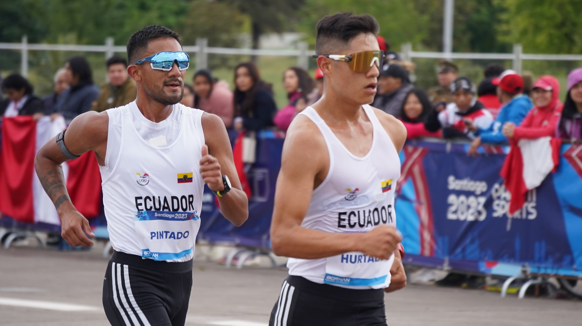 Los marchistas Daniel Pintado y David Hurtado, durante los Juegos Panamericanos de Santiago 2023.
