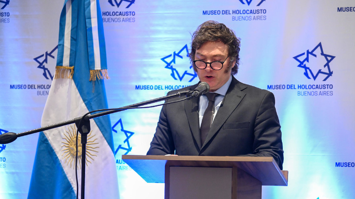 El presidente de Argentina, Javier Milei, durante un acto conmemorativo por el Día Internacional en Memoria de las Víctimas del Holocausto hoy, en el Museo de la Shoá en Buenos Aires (Argentina), el 26 de enero del 2024.