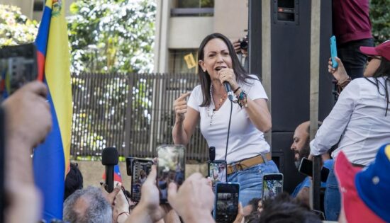La venezolana María Corina Machado habla durante un mitin en Caracas, el 23 de enero.