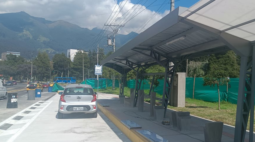 Imagen de la parada de buses para las unidades que llegan a Quito desde el valle de Los Chiilos, el 1 de febrero de 2024.