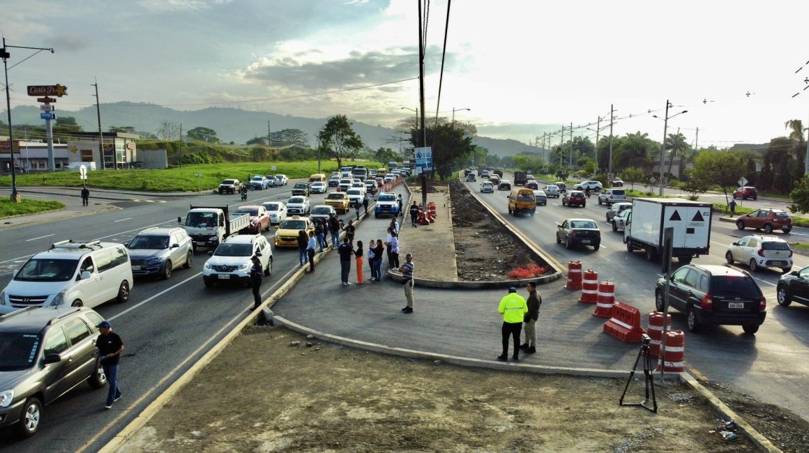 ATM incrementará la velocidad máxima permitida en vía a la Costa, corredor vial de Guayaquil que cuenta con un nuevo retorno vehicular.