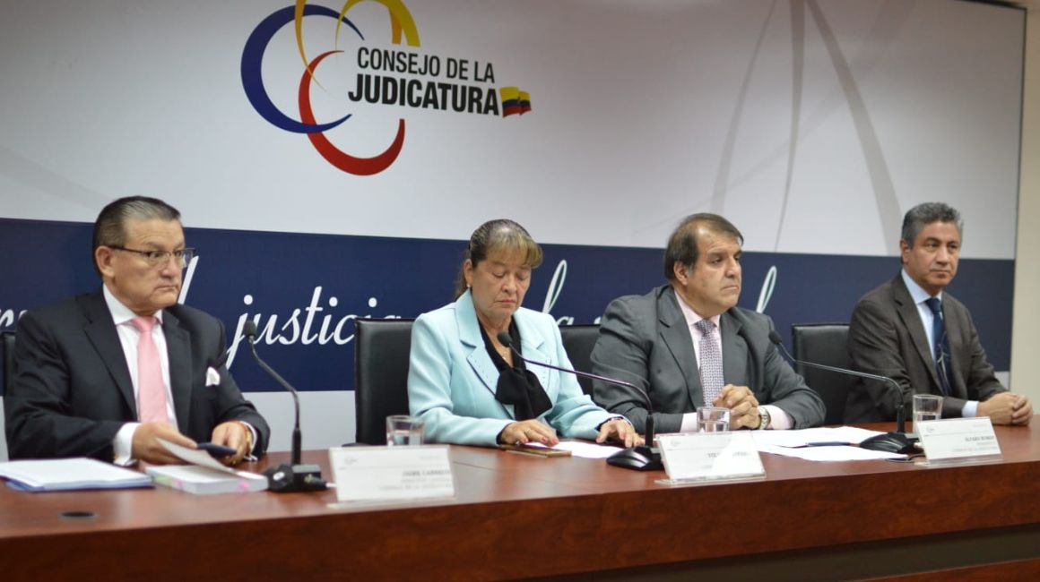 El presidente del Consejo de la Judicatura, Álvaro Román (2derecha) y los vocales de la institución en una rueda de prensa el 5 de febrero de 2024.