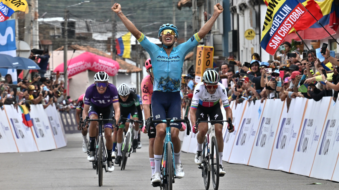 Harold Tejada celebra en la meta de la Etapa 2 del Tour Colombia, el 7 de febrero de 2024.