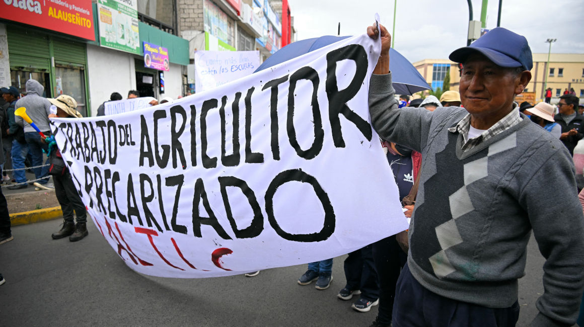 Indígenas de Cotopaxi marcharon contra la inseguridad y el alza del IVA. Latacunga, 9 de febrero de 2024