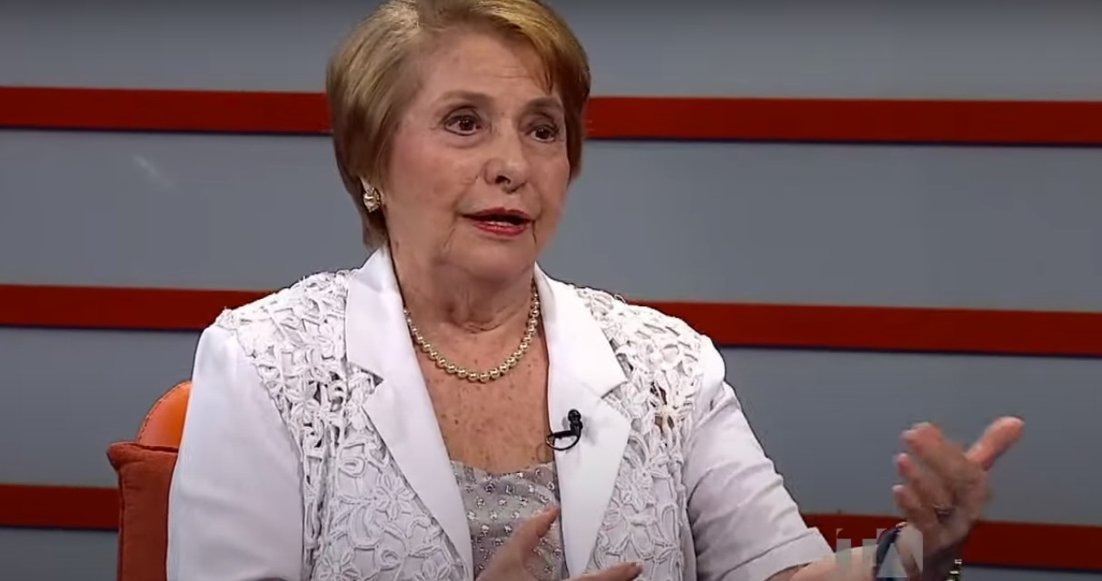 La historiadora Jenny Estrada, en una entrevista con Teleamazonas.