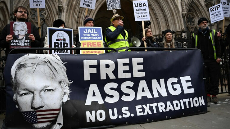Mandatario australiano apoya moción para pedir el fin del proceso contra Assange