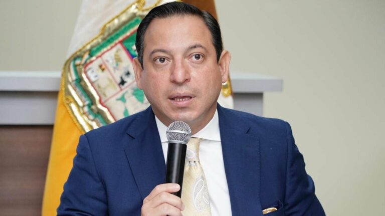 Xavier Muñoz renuncia al Consejo de la Judicatura desde la Cárcel 4