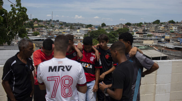 Condenan al Flamengo a pagar indemnización por muerte de futbolista en incendio en su sede