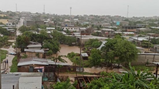 El barrio Paquito, de Posorja, parroquia rural de Guayaquil, amaneció inundado este martes 20 de febrero del 2024.