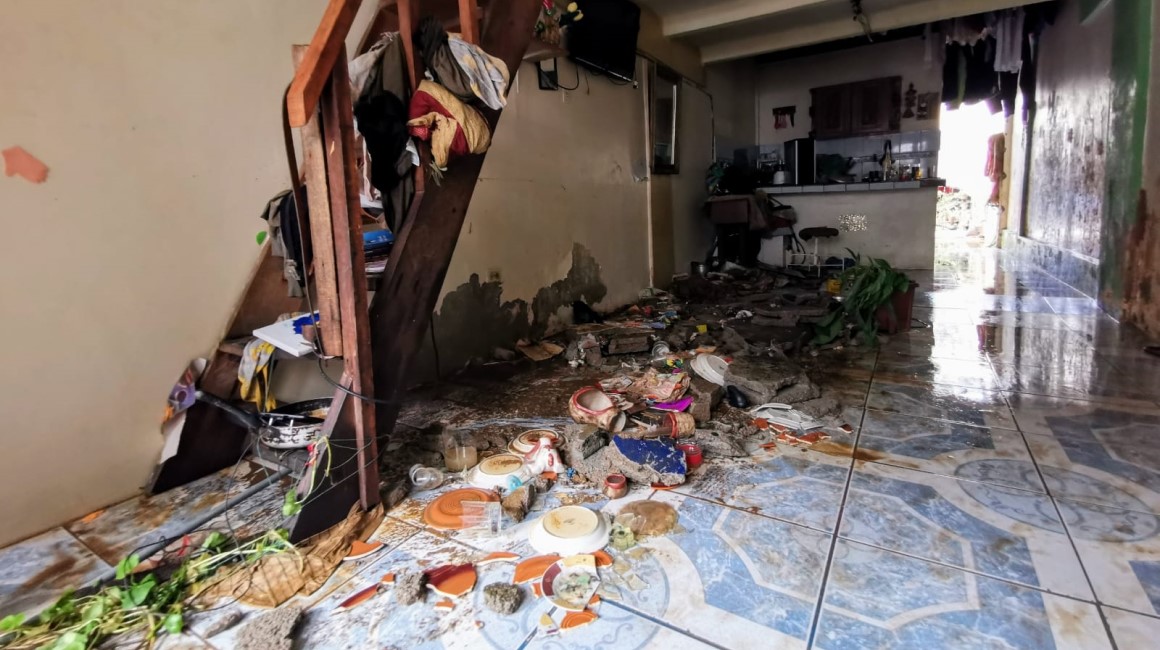 La casa de Leice Jiménez quedó arrasada tras el rompimiento de muros en la Beata Molina, en Guayaquil.