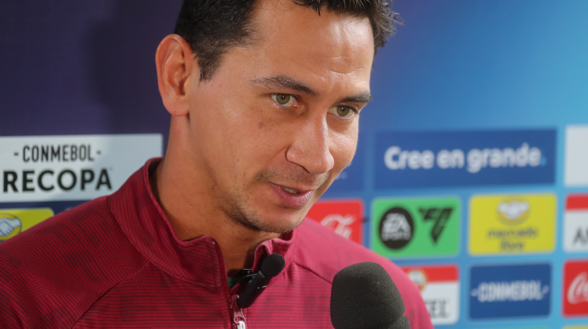 El jugador del Fluminese Paulo Henrique Ganso da declaraciones luego de un entrenamiento este 21 de febrero de 2024, en las instalaciones del Independiente del Valle en Quito.