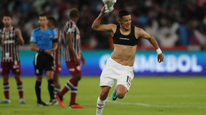Alex Arce festeja el gol de la victoria de Liga de Quito ante Fluminense, por la Recopa Sudamericana, el 23 de febrero de 2024. 