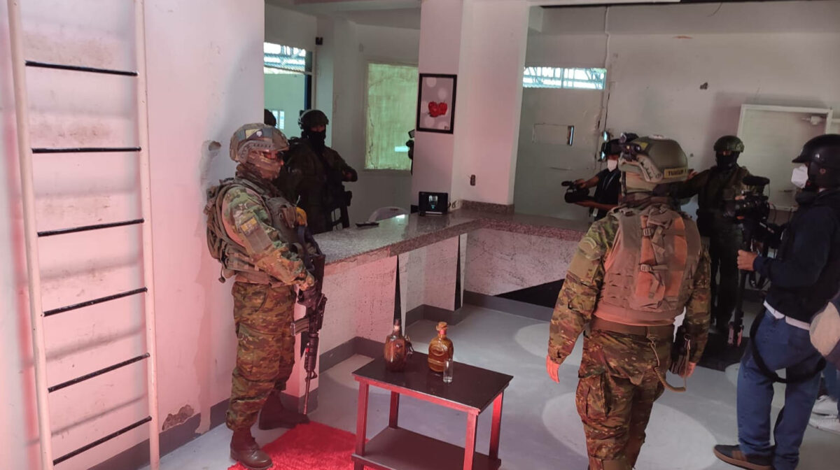 Militares encontraron y deshabilitaron celdas de lujo en el CRS Cotopaxi,