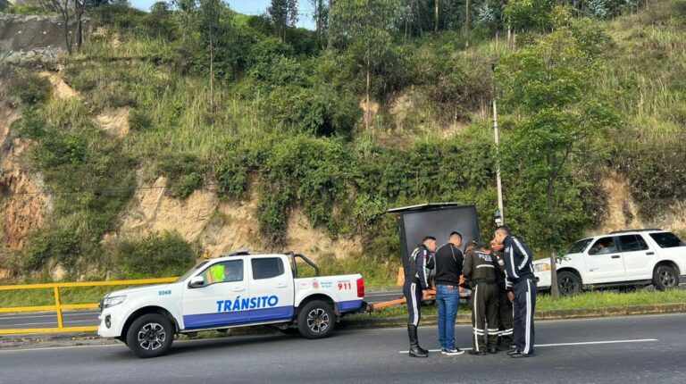 Quito: Avenida Simón Bolívar fue habilitada tras diligencia de la Fiscalía