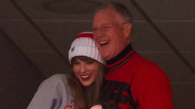 Fotógrafo denunció al padre de Taylor Swift, por agresión