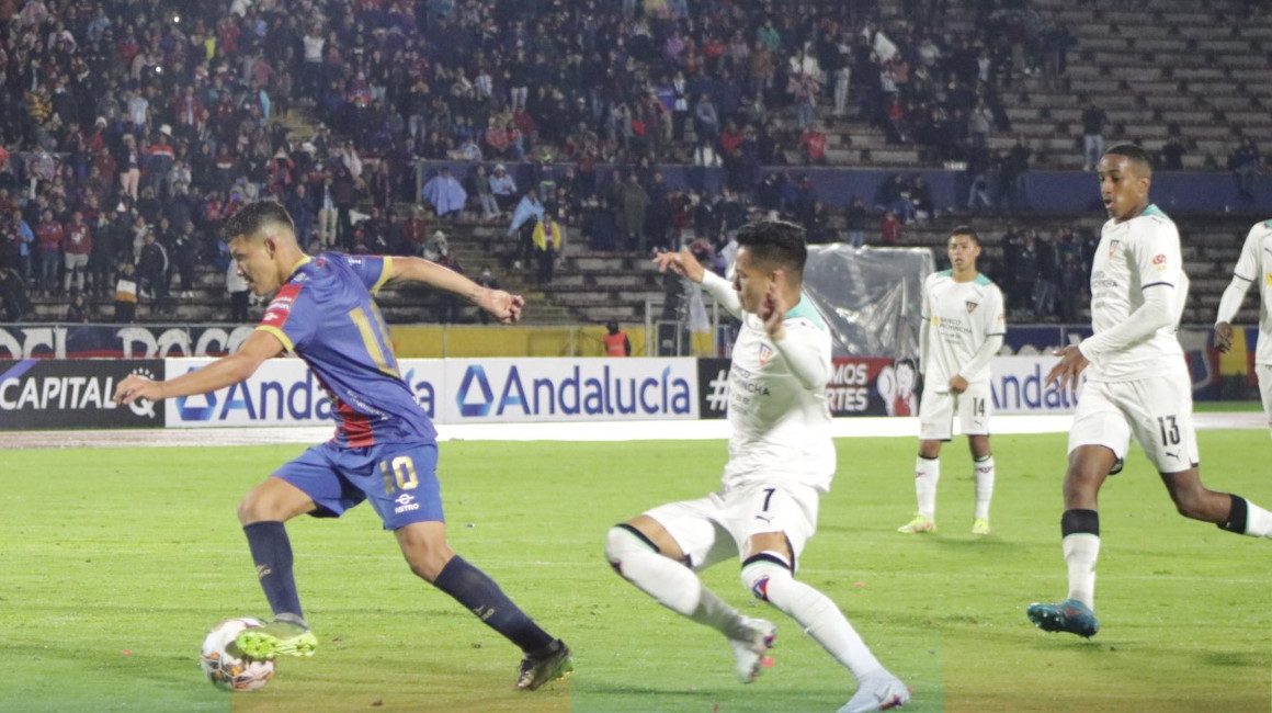 Deportivo Quito y Liga Deportiva Universitaria en la Noche Azulgrana 2023, 11 de marzo de 2023.