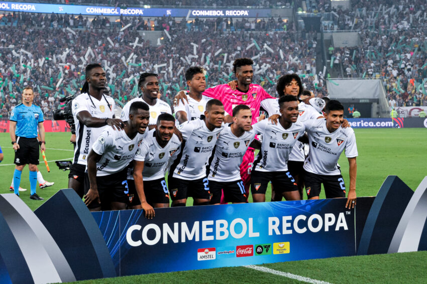 Los jugadores titulares de Liga de Quito para la Recopa Sudamericana.