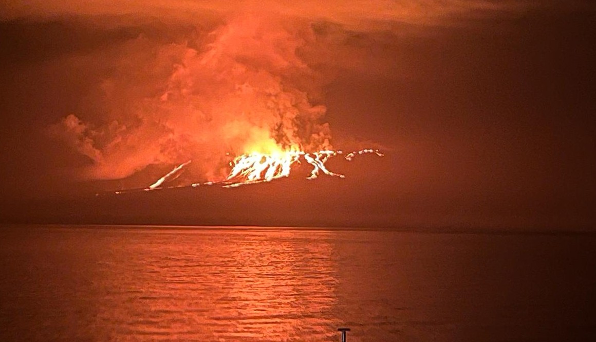 Erupción del volcán de la Isla Fernandina, en Galápagos.