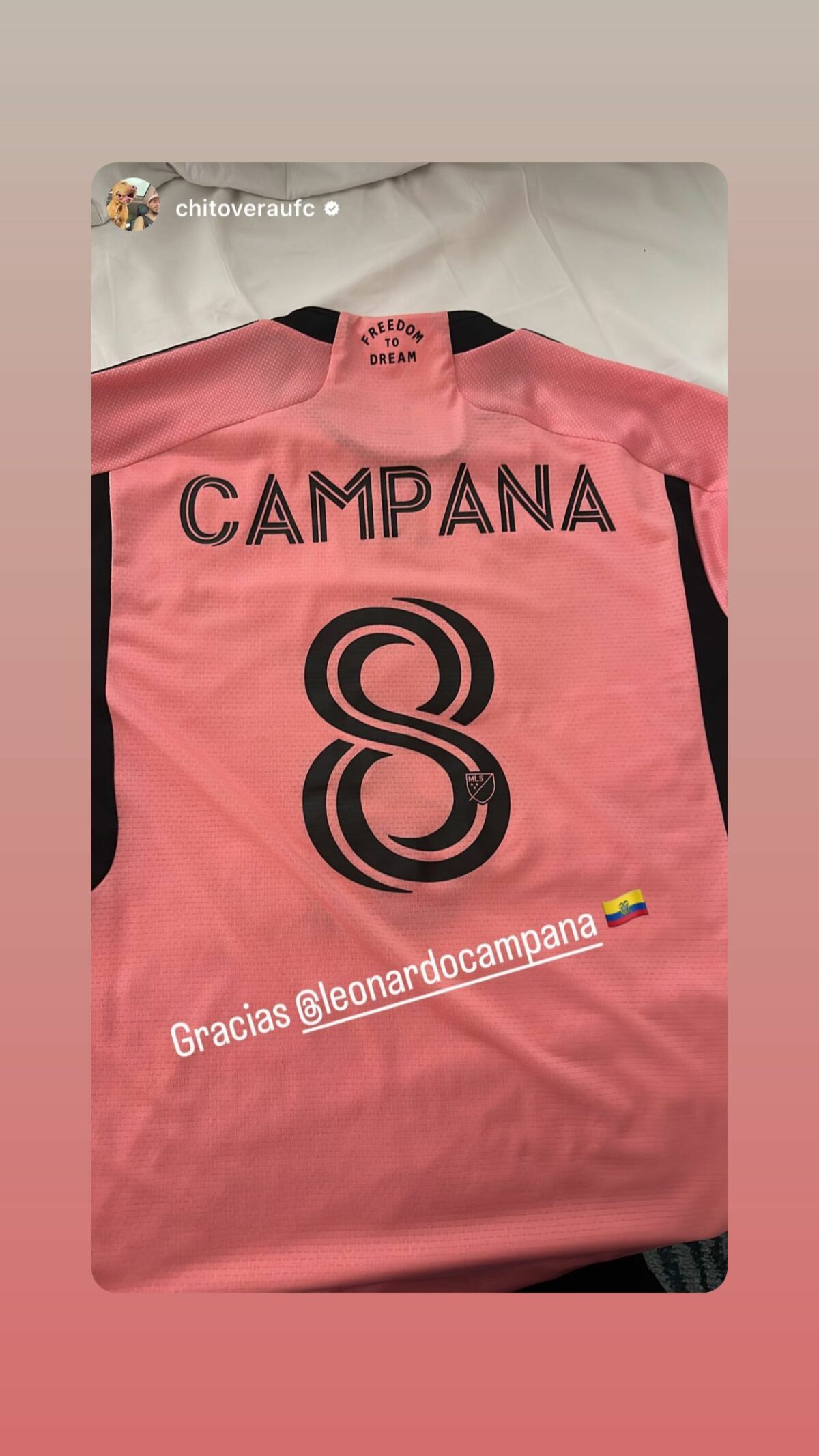 La camiseta de Leonardo Campana, 5 de marzo de 2024.