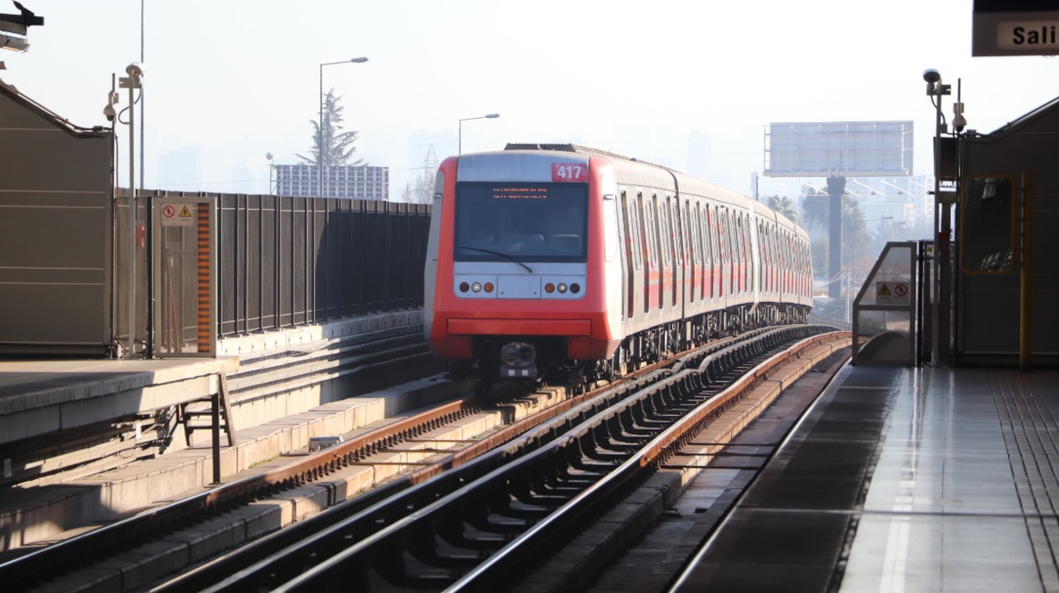 Imagen de uno de los trenes del Metro de Santiago de Chile, el 30 de noviembre de 2023.