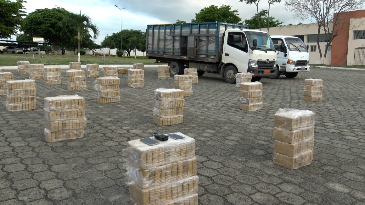 Bloques de cocaína decomisados en Manabí el 8 de marzo de 2024.