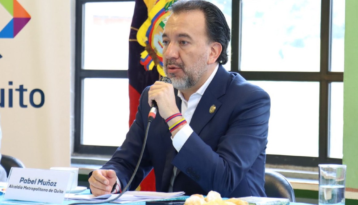 El alcalde de Quito, Pabel Muñoz, en una reunión de ConQuito.