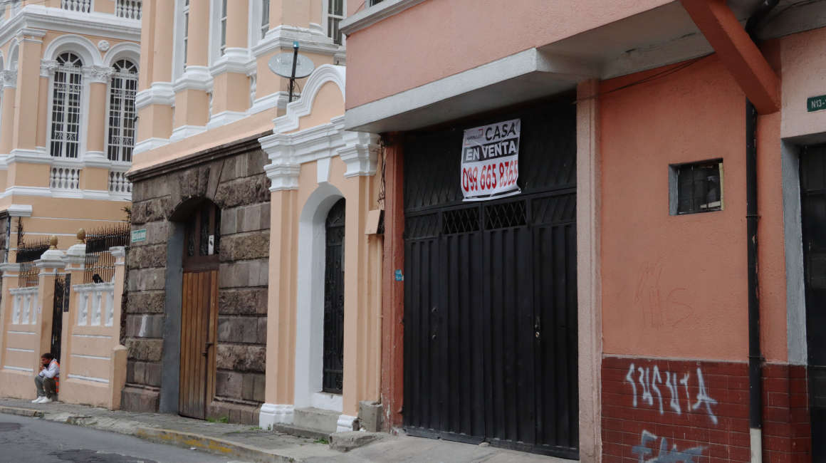 Venta de inmuebles en el centro oriente de Quito, sector calle Rios y Sodiro, en diciembre de 2024.