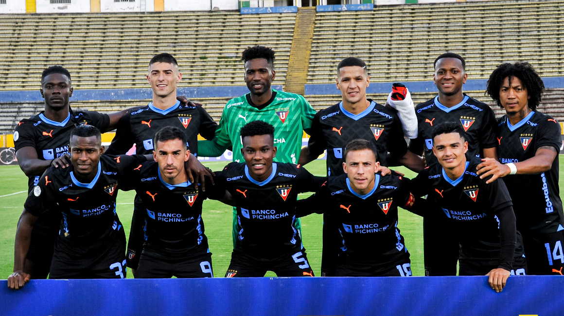 Los jugadores de Liga de Quito posan previo al encuentro por la Fecha 2 ante Cumbayá FC, el domingo 10 de marzo de 2024.