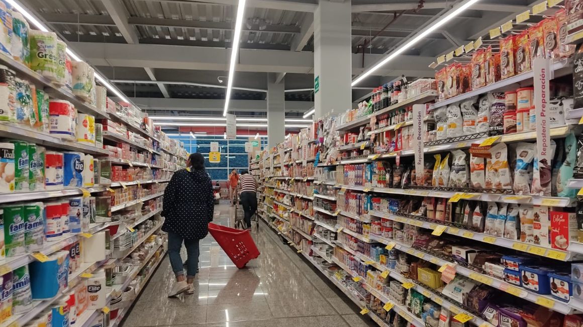 Imagen referencial de un supermercado en el norte de Quito en febrero de 2024.