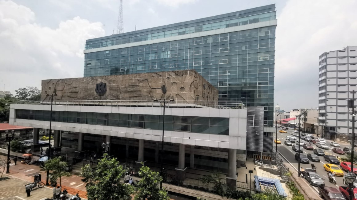 La Corte Provincial de Justicia del Guayas, ubicada en el centro de Guayaquil, atraviesa una de sus peores crisis institucionales.
