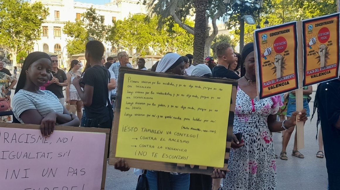 Imagen referencial. Una manifestación contra el racismo en Valencia, España, el 29 de julio de 2023.
