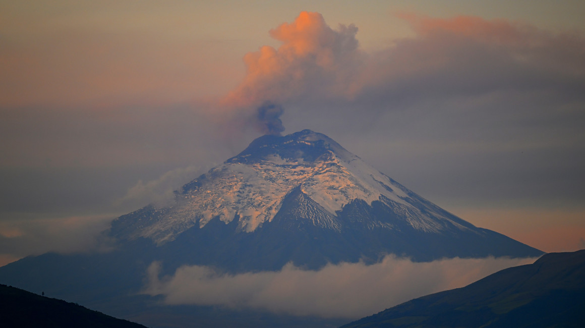 El volcán Cotopaxi, en Ecuador, el 10 de abril de 2023.
