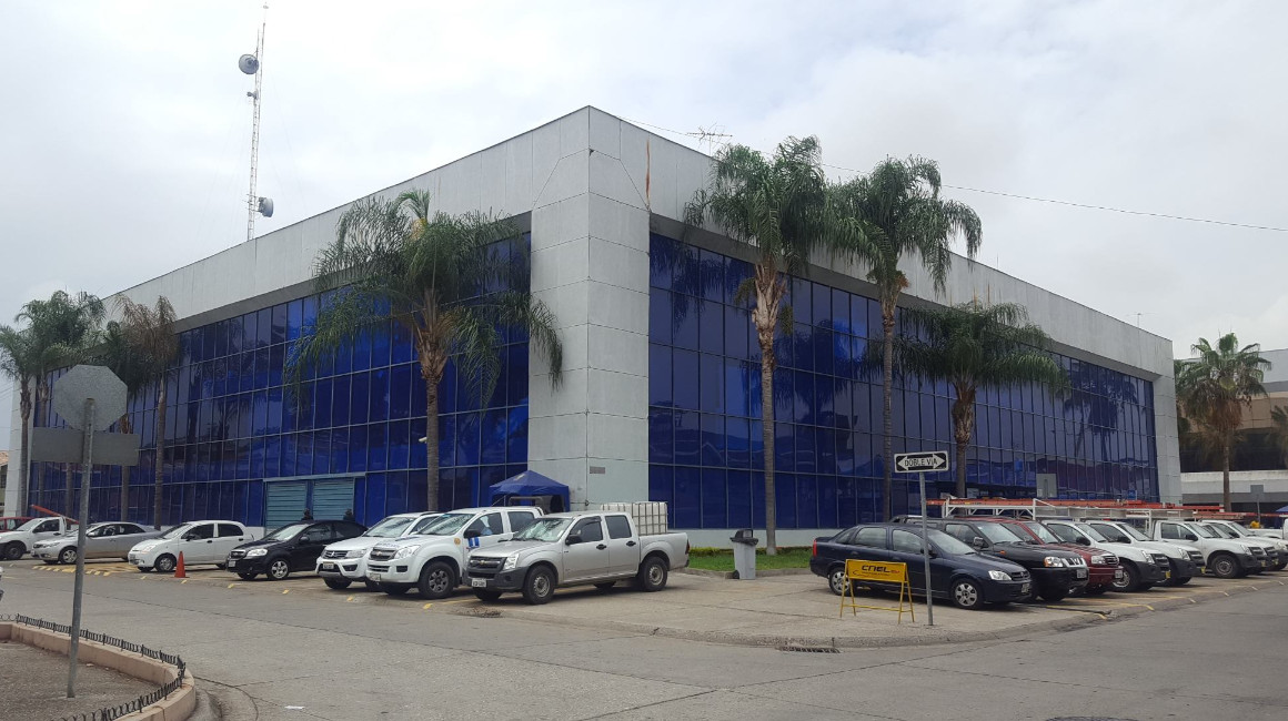 Foto referencial de la agencia de CNEL en La Garzota, al norte de Guayaquil.