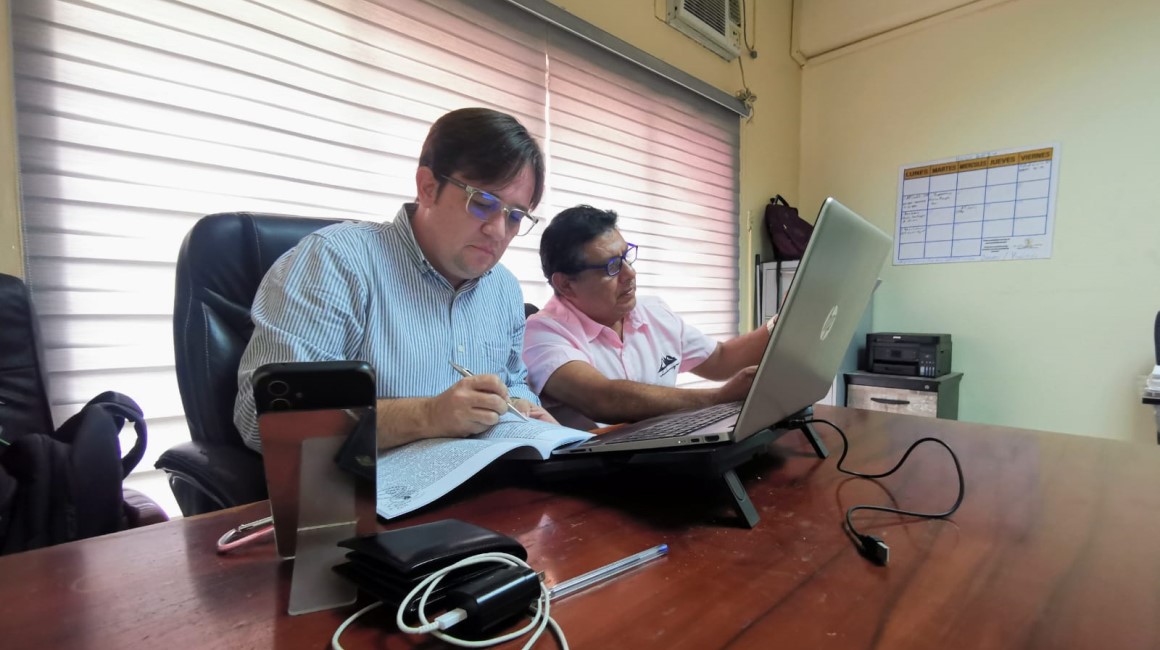 David Cabrera y Luis Ulloa, del estudio jurídico Cabera Ulloa han representado los reclamos de más de un centenar de agentes de tránsito desvinculados.