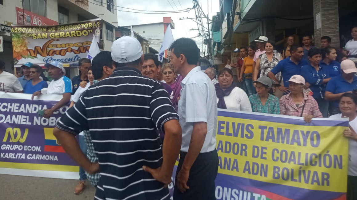 Los habitantes de Echeandía, en Bolívar, esperaban la visita del presidente Daniel Noboa, el 14 de marzo de 2024. 