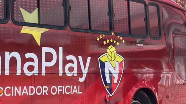El Nacional recupera su bus que estaba embargado por deudas