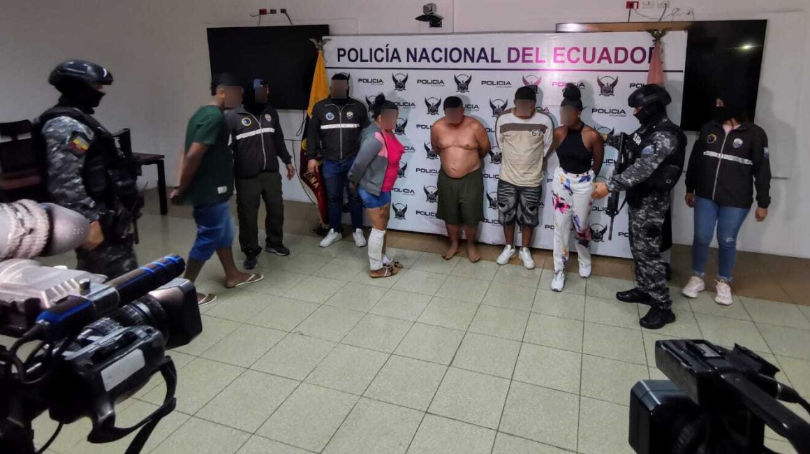 La policía desarticuló a una presunta banda de secuestradores en Guayaquil, cuyos integrantes fueron presentados a la prensa el pasado 6 de marzo del 2024.