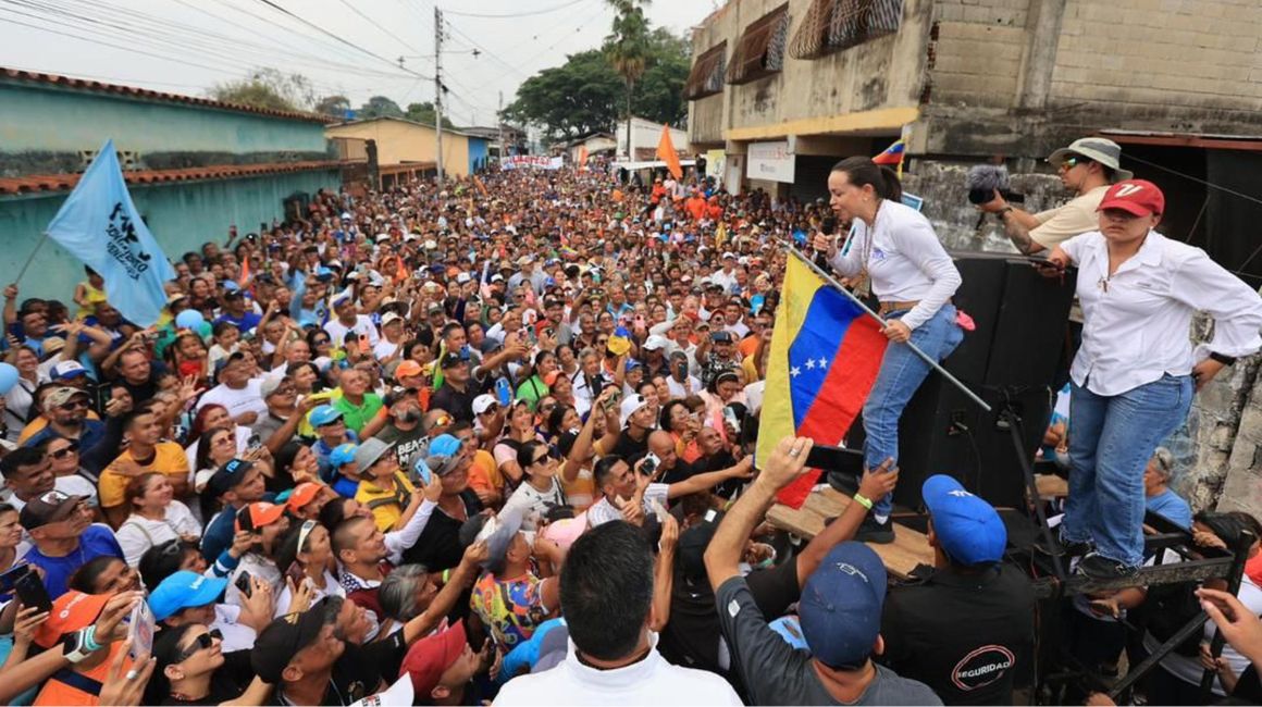 Fotografía cedida por prensa de María Corina Machado de la política durante un acto de proselitismo en Barinas, Venezuela, en marzo del 2024. 