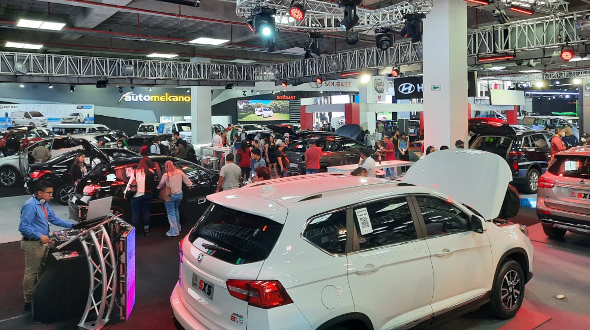Imagen referencial de exhibición de carros en la feria Automundo 2022, en Quito.