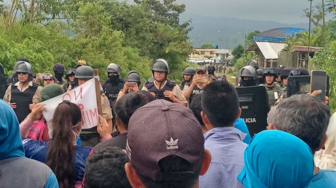 Un contingente policial y militar llegó a Palo Quemado, en Sigchos, Cotopaxi, el 18 de marzo de 2024.