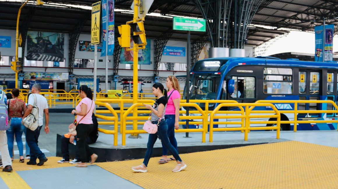 Imagen referencial de una estación de la Metrovía en Guayaquil.