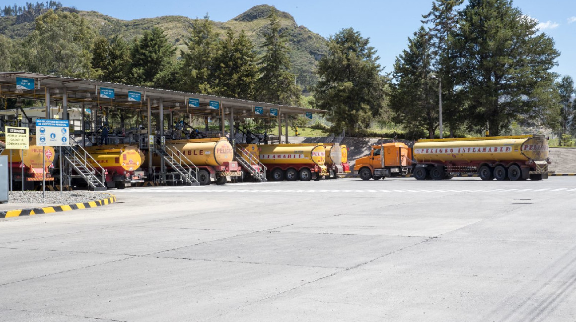 Tanqueros de gasolina en la terminal de Pascuales el 22 de marzo de 2024.