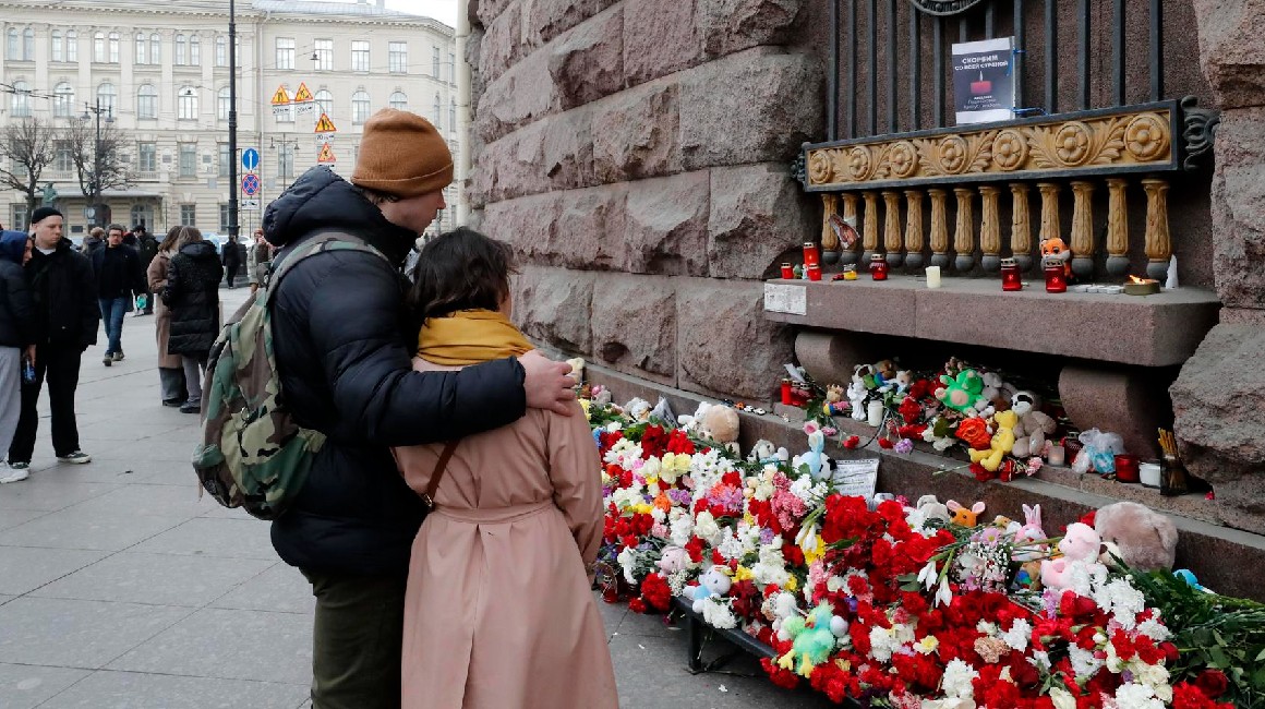 En San Petersburgo y otras ciudades de Rusia se vive una jornada de luto.