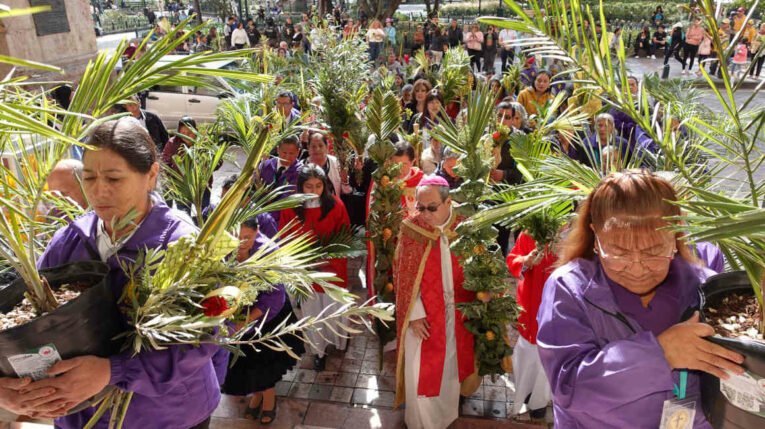 Misa de Domingo de Ramos, inicio de Semana Santa, en Cuenca, el 24 de marzo de 2024.