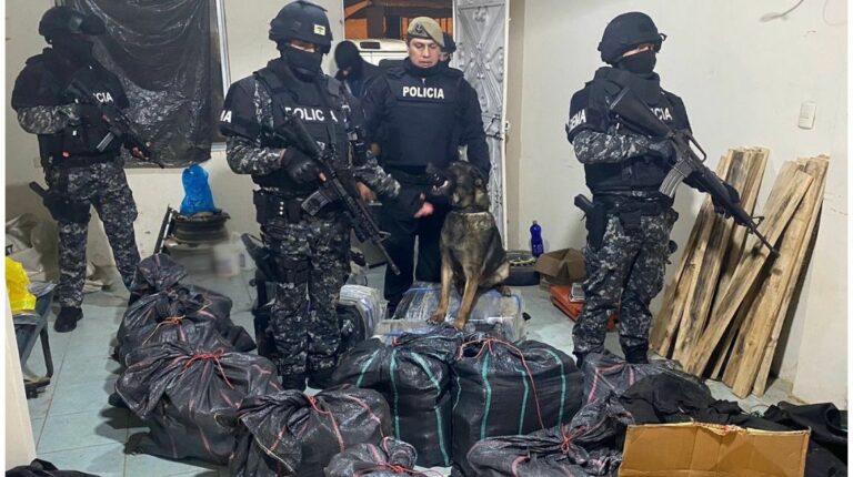 Guayaquil: Incautan 500 bloques de cocaína en el sector El Fortín
