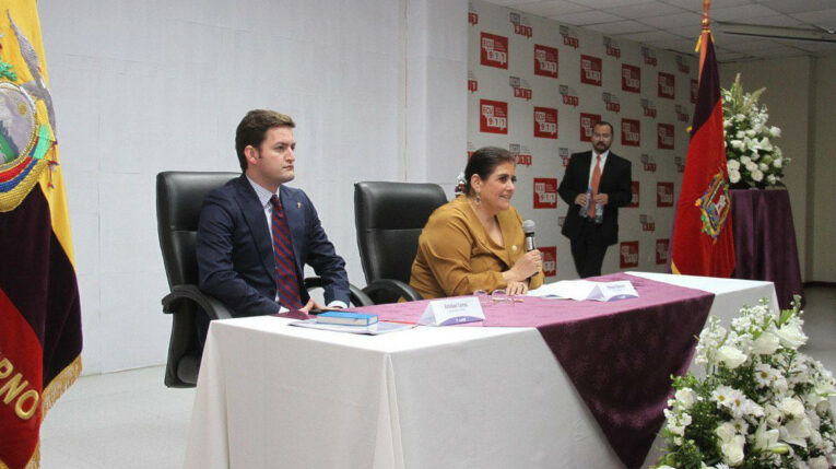 La ministra de Gobierno, Mónica Palencia, y el viceministro, Esteban Torres, en una conferencia el 14 de marzo de 2024.