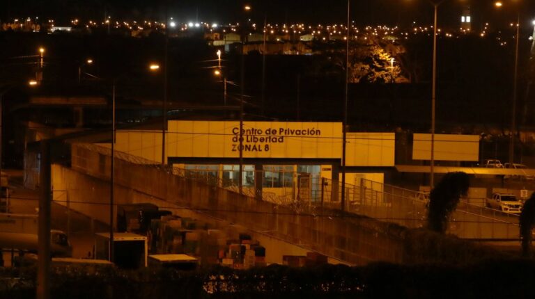 Un muerto y cuatro heridos tras el motín en la cárcel Regional de Guayaquil