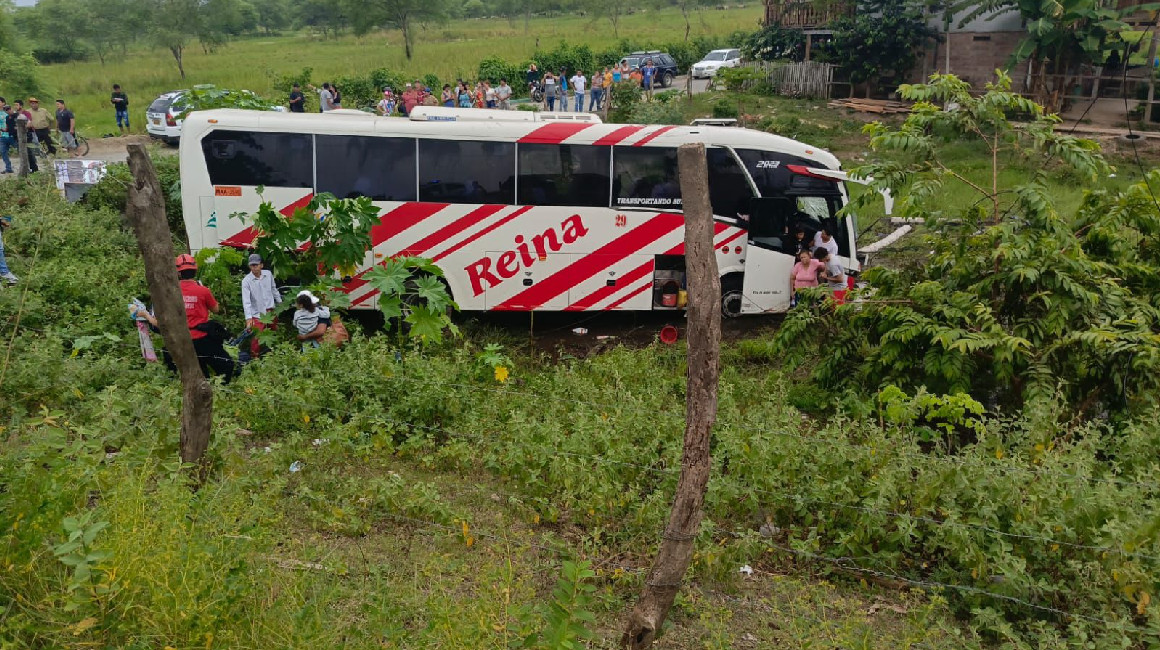 Un accidente de bus en Chone, Manabí, el 29 de marzo de 2024.